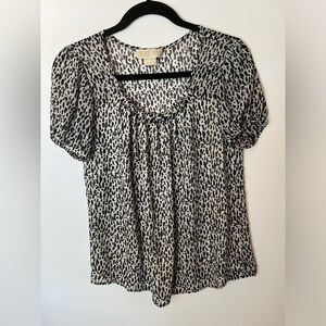 MICHAEL KORS SEMI-SHEER TOP WITH 8 COVERED BEADS IN BLOUSE FRONT